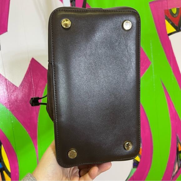 Michael Kors, Suede and Leather Cary Bucket Bag. Bohemian Glamour Adjustable - Picture 4 of 12